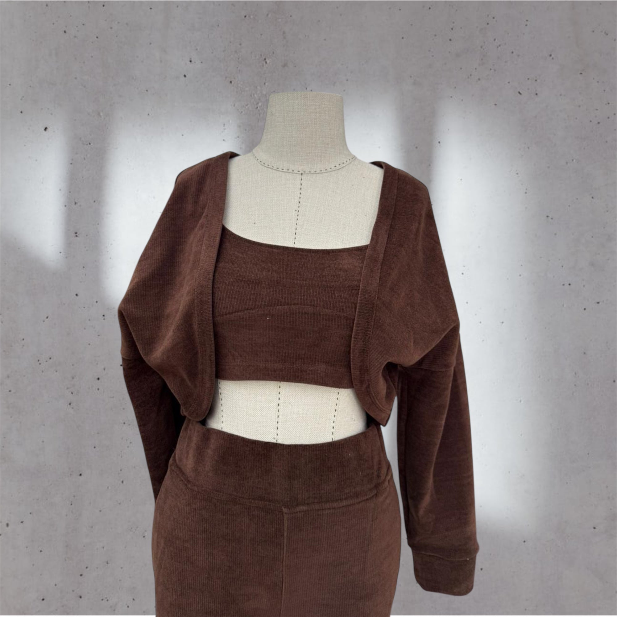 Set 3 pieces (pants , crop top, jacket)