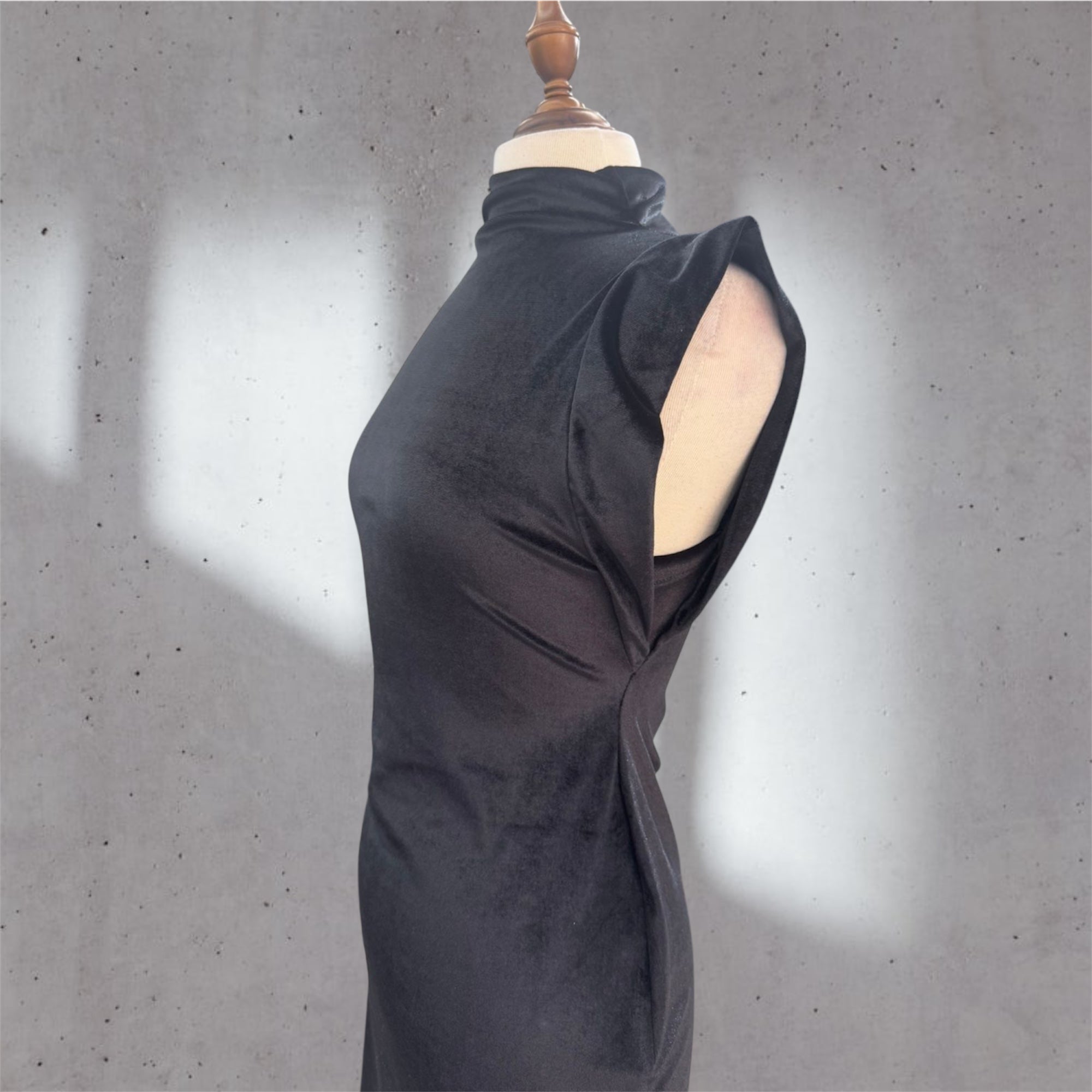 Mini velvet dress